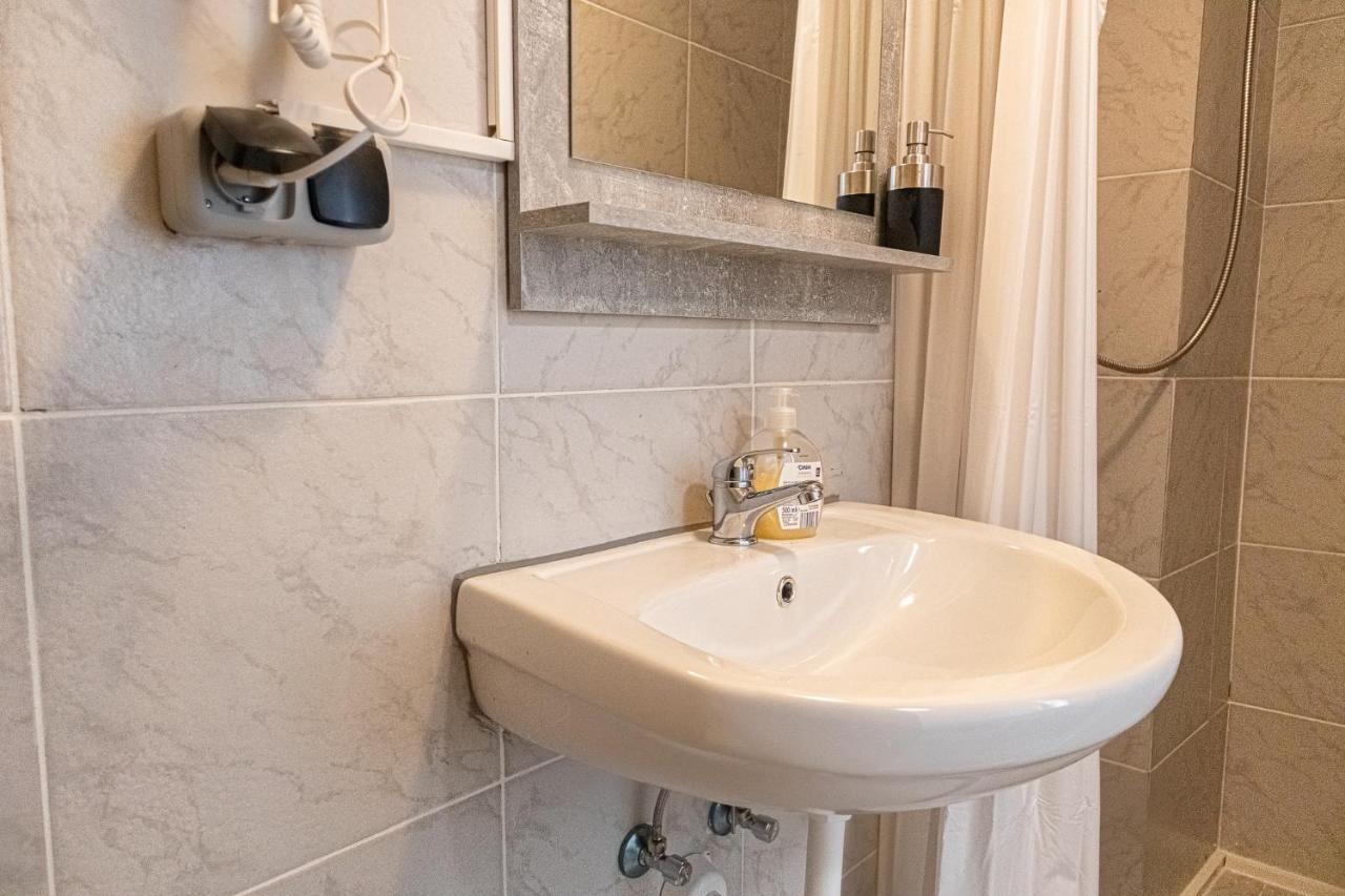 3 Standard Rooms Near Hauptbahnhof Bécs Kültér fotó