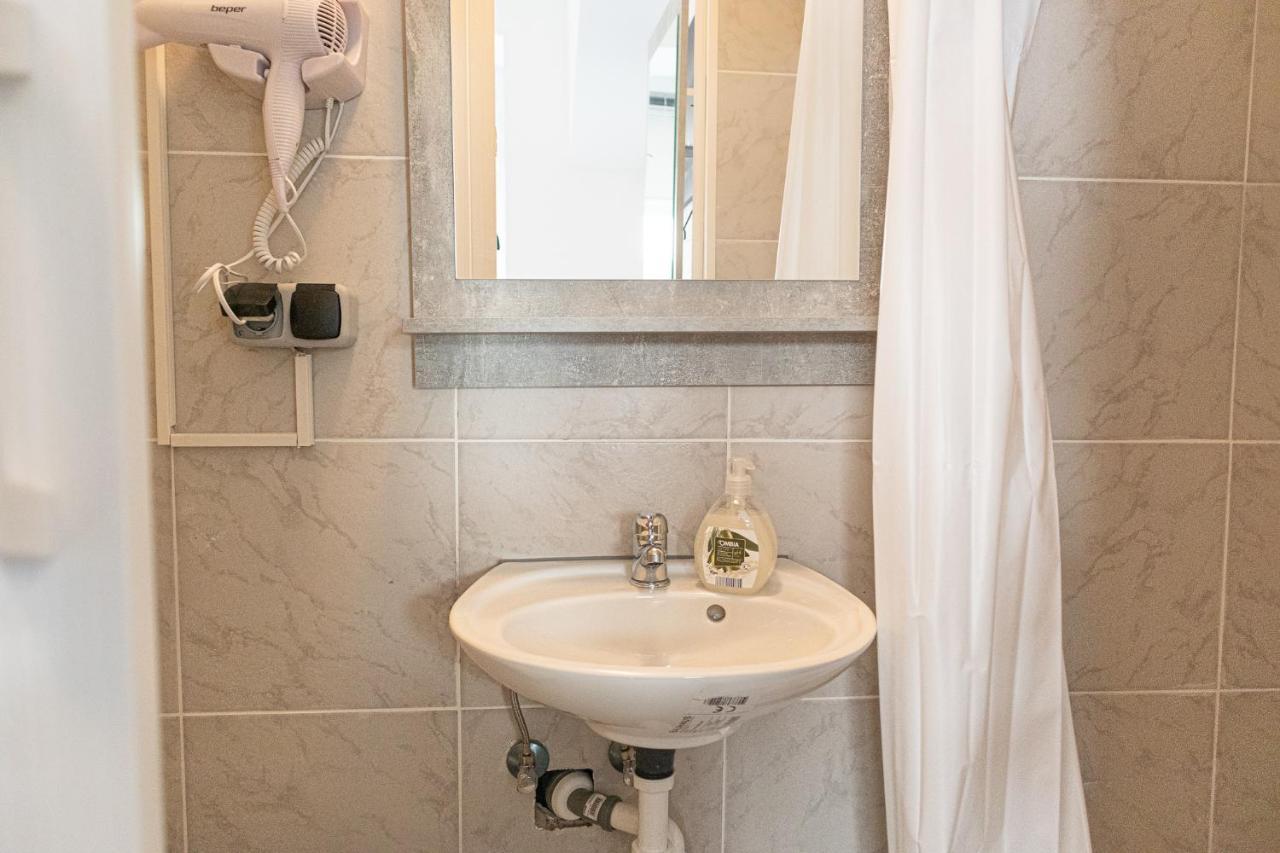 3 Standard Rooms Near Hauptbahnhof Bécs Kültér fotó