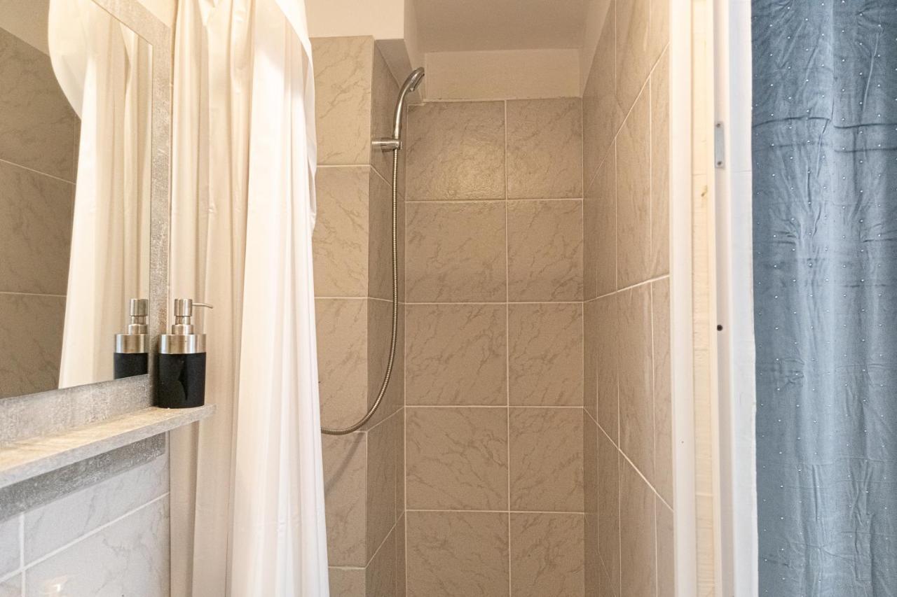 3 Standard Rooms Near Hauptbahnhof Bécs Kültér fotó