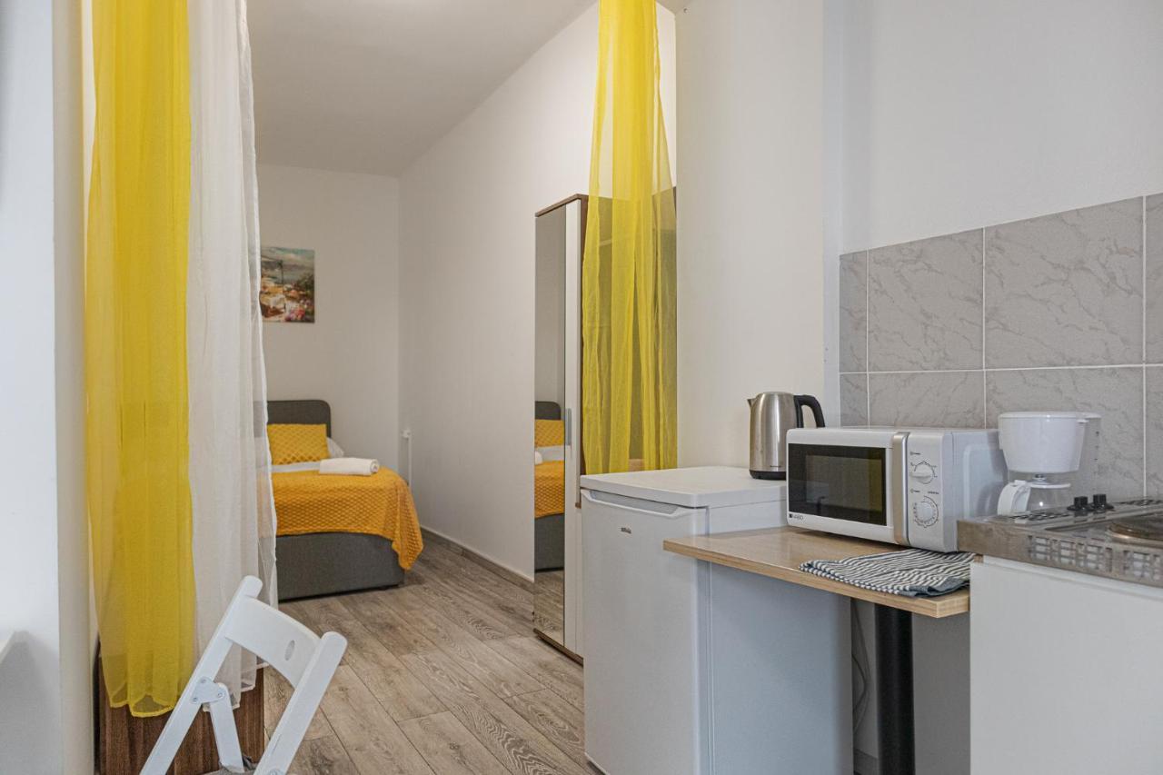 3 Standard Rooms Near Hauptbahnhof Bécs Kültér fotó